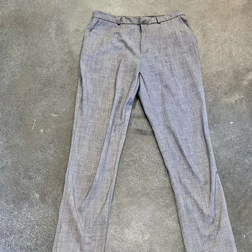 LIKE NEW Stradivarius Gray Stretch Cigarette Pants Straight Slim Mid Rise Ankle - Picture 3 of 5